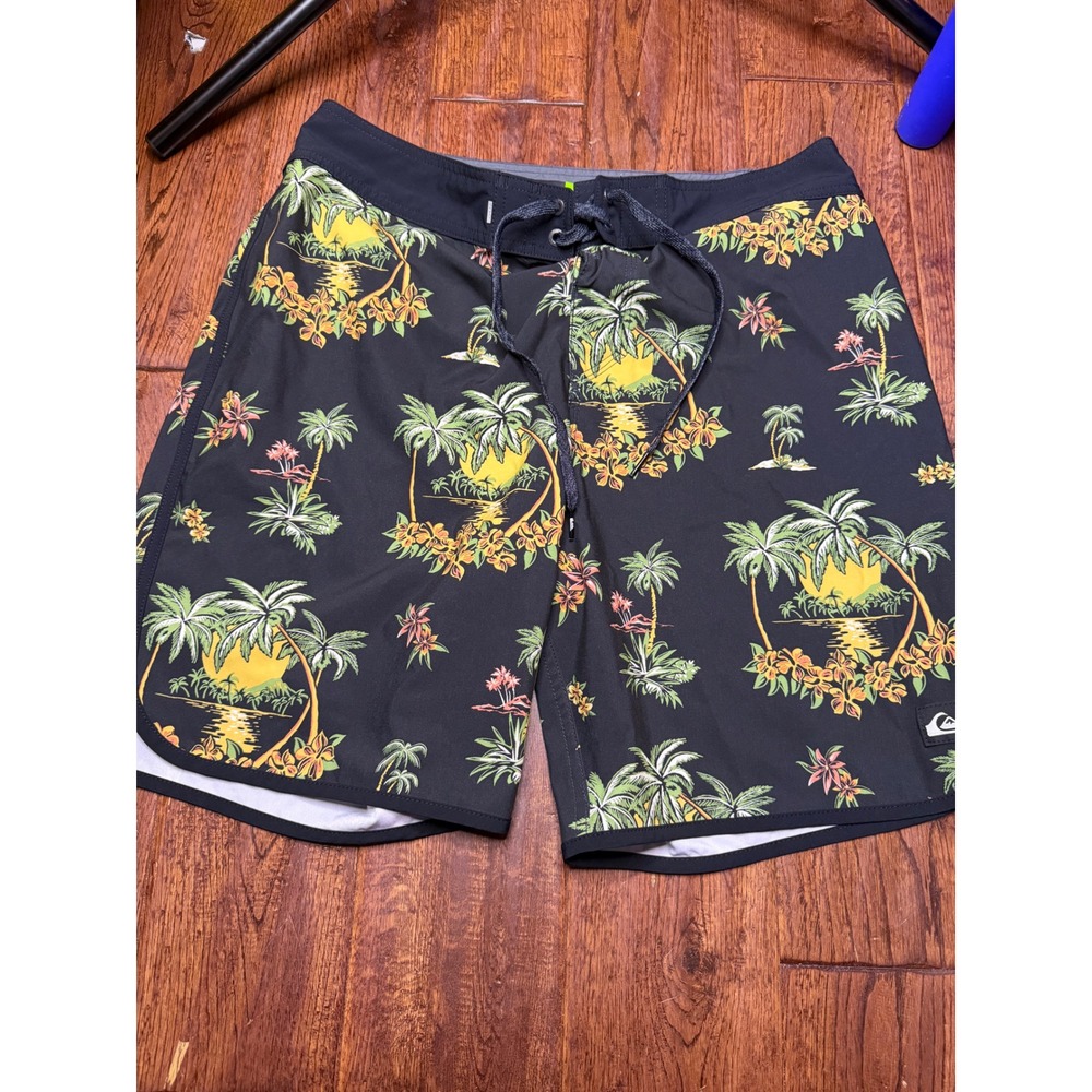 Quiksilver Mens Board Shorts Size 34 Black Tropical Palm Tree Sunset Swim Trunks